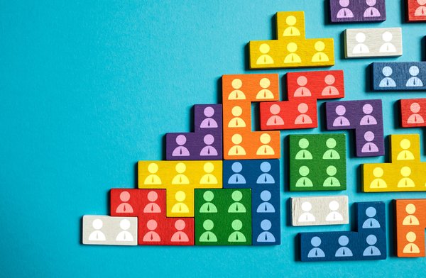 How Can UK Art Schools Use Virtual Workshops to Expand Their Student Base Globally?